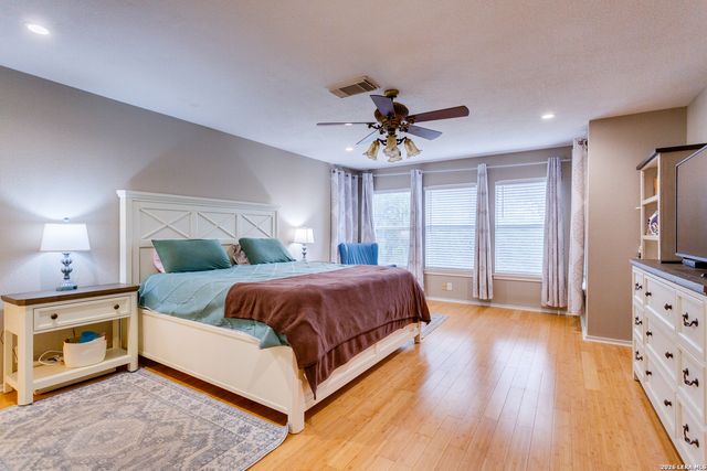 2422 Newoak Park, San Antonio, TX 78230