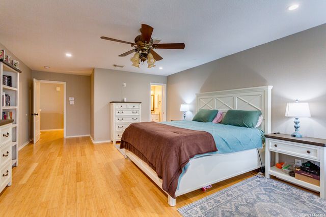2422 Newoak Park, San Antonio, TX 78230