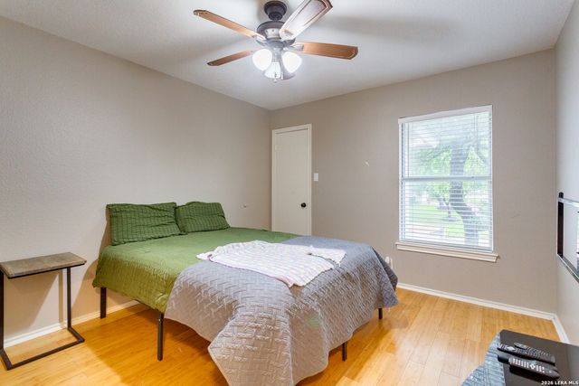 2422 Newoak Park, San Antonio, TX 78230