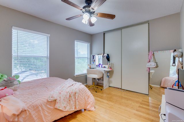 2422 Newoak Park, San Antonio, TX 78230