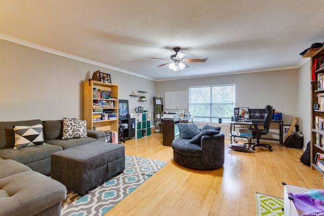 2422 Newoak Park, San Antonio, TX 78230