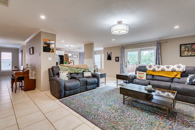 2422 Newoak Park, San Antonio, TX 78230