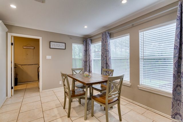 2422 Newoak Park, San Antonio, TX 78230