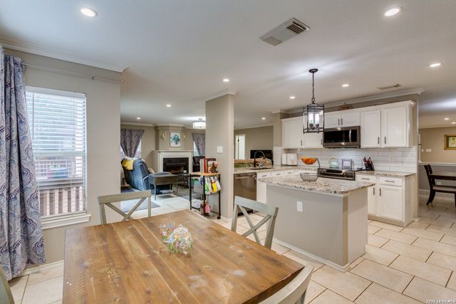 2422 Newoak Park, San Antonio, TX 78230