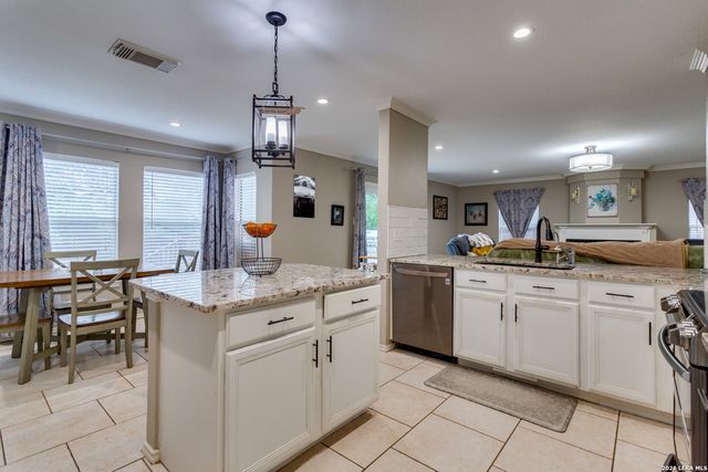 2422 Newoak Park, San Antonio, TX 78230