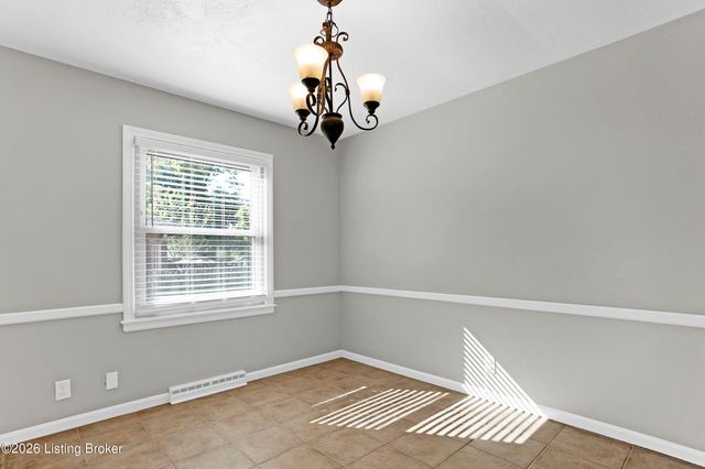 1906 Herr Ln, Louisville, KY 40222