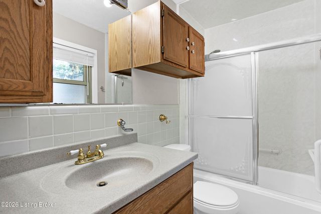 1906 Herr Ln, Louisville, KY 40222