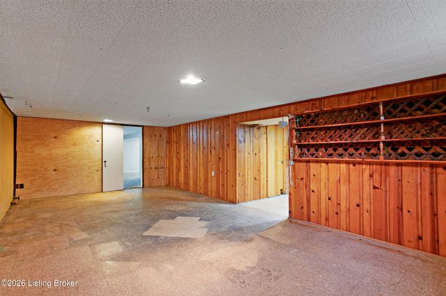 1906 Herr Ln, Louisville, KY 40222
