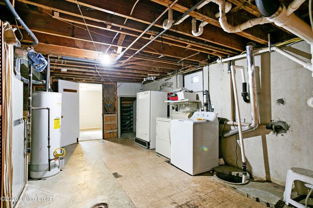 1906 Herr Ln, Louisville, KY 40222
