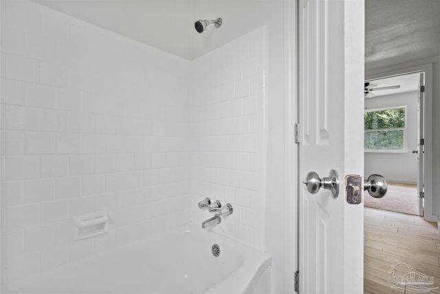 99 S Madison Dr, Pensacola, FL 32505