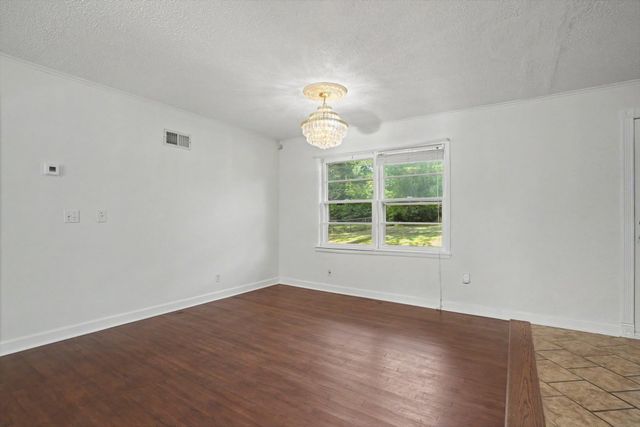 239 N Davis Avenue, Claremore, OK 74017