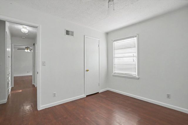 239 N Davis Avenue, Claremore, OK 74017