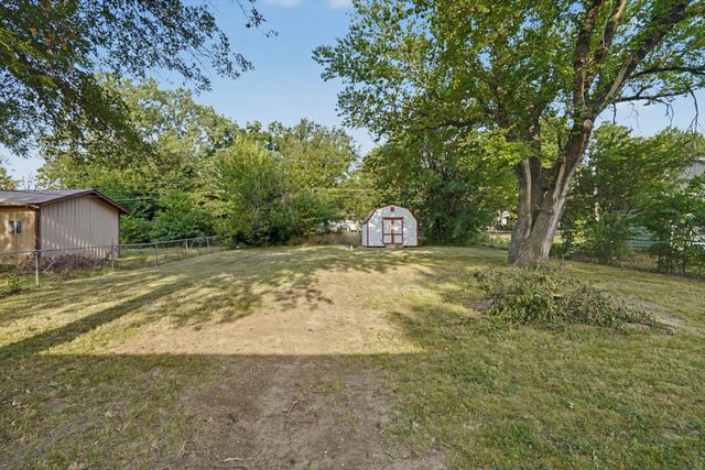 239 N Davis Avenue, Claremore, OK 74017
