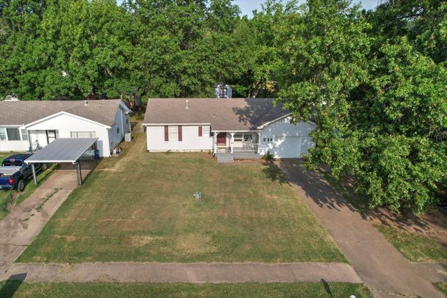 239 N Davis Avenue, Claremore, OK 74017