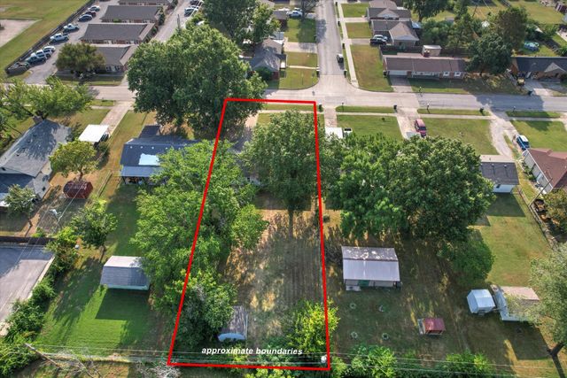 239 N Davis Avenue, Claremore, OK 74017