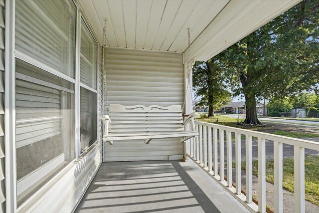 239 N Davis Avenue, Claremore, OK 74017