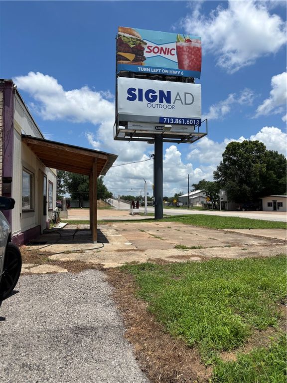 807 Post Oak Street, Hearne, TX 77859 — photo 2