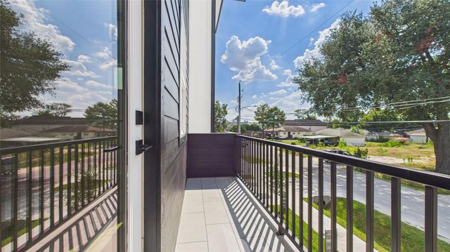 4508 Robertson, Houston, TX 77009