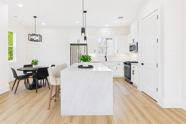 4508 Robertson, Houston, TX 77009