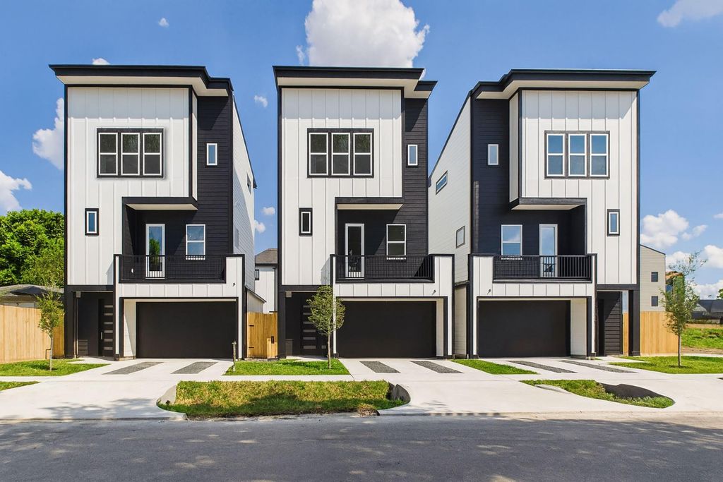 4508 Robertson, Houston, TX 77009