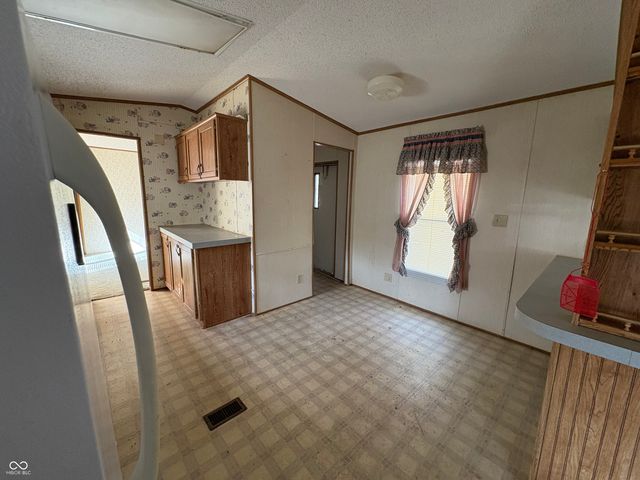 3083 Van Bibber Lake Estate, Greencastle, IN 46135
