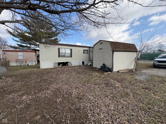 3083 Van Bibber Lake Estate, Greencastle, IN 46135