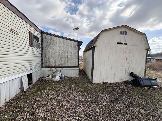 3083 Van Bibber Lake Estate, Greencastle, IN 46135