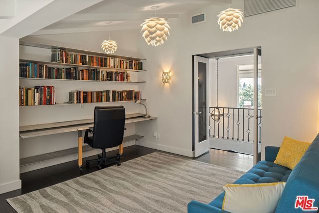 1323 Club View Drive, Los Angeles, CA 90024
