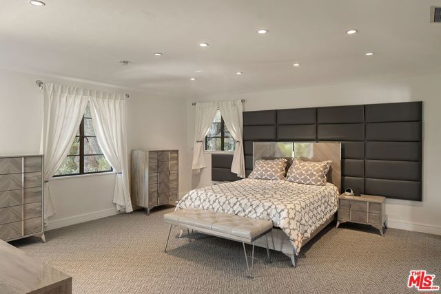 1323 Club View Drive, Los Angeles, CA 90024