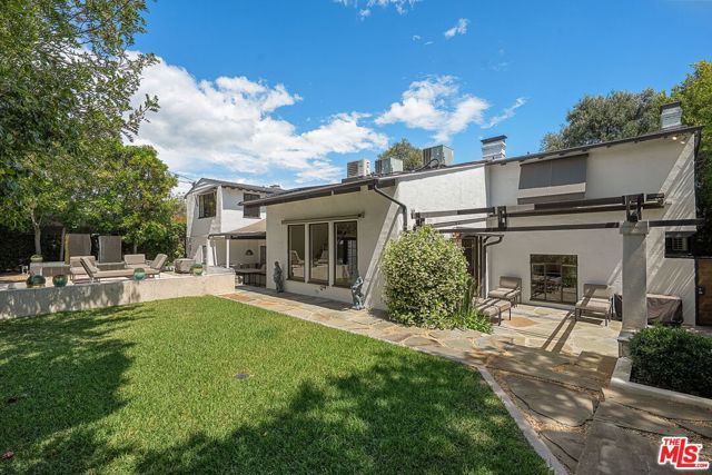 1323 Club View Drive, Los Angeles, CA 90024