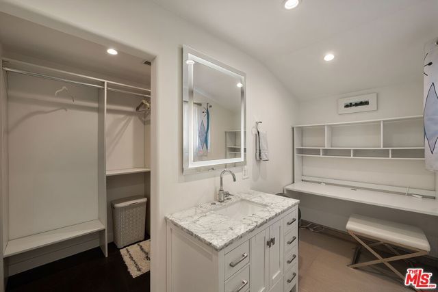1323 Club View Drive, Los Angeles, CA 90024