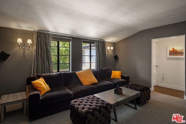 1323 Club View Drive, Los Angeles, CA 90024