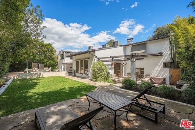1323 Club View Drive, Los Angeles, CA 90024