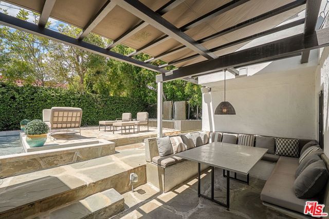 1323 Club View Drive, Los Angeles, CA 90024