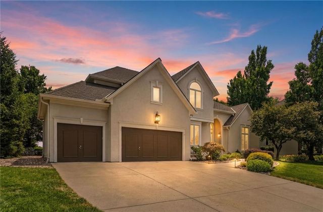 9608 Falcon Ridge Drive, Lenexa, KS 66220