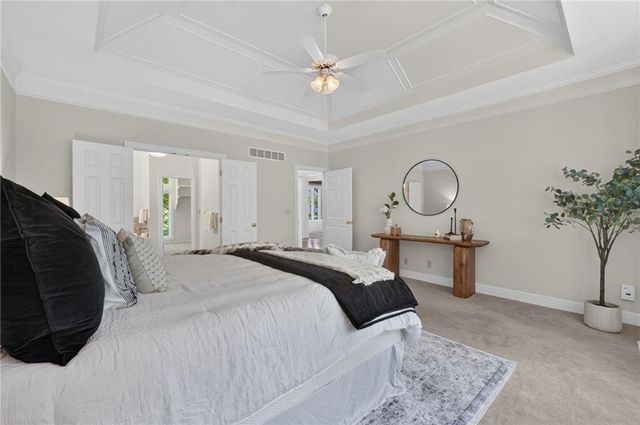 9608 Falcon Ridge Drive, Lenexa, KS 66220