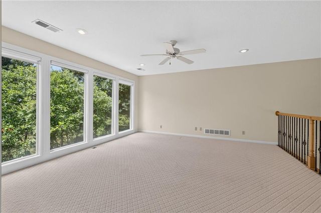 9608 Falcon Ridge Drive, Lenexa, KS 66220
