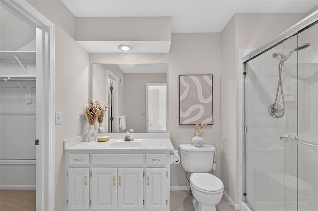 9608 Falcon Ridge Drive, Lenexa, KS 66220