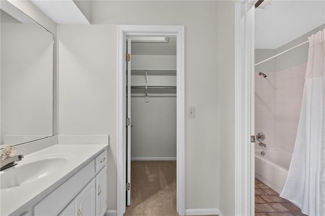 9608 Falcon Ridge Drive, Lenexa, KS 66220