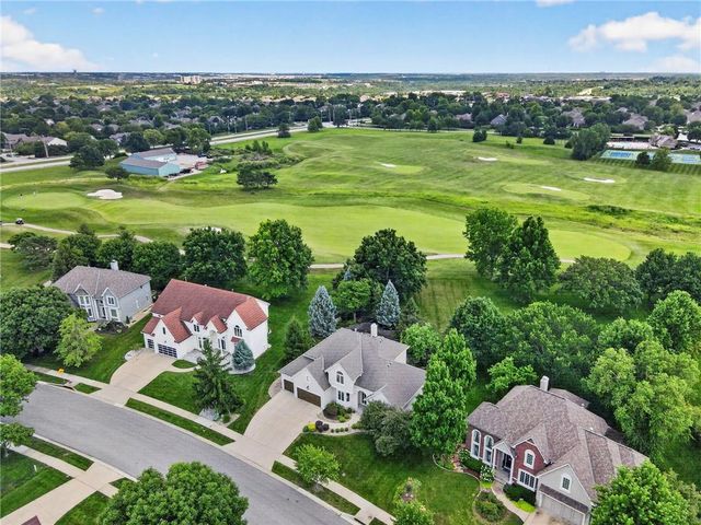 9608 Falcon Ridge Drive, Lenexa, KS 66220