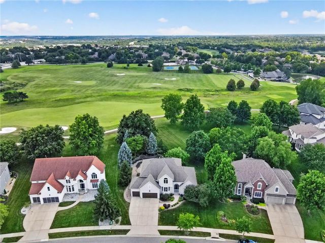 9608 Falcon Ridge Drive, Lenexa, KS 66220
