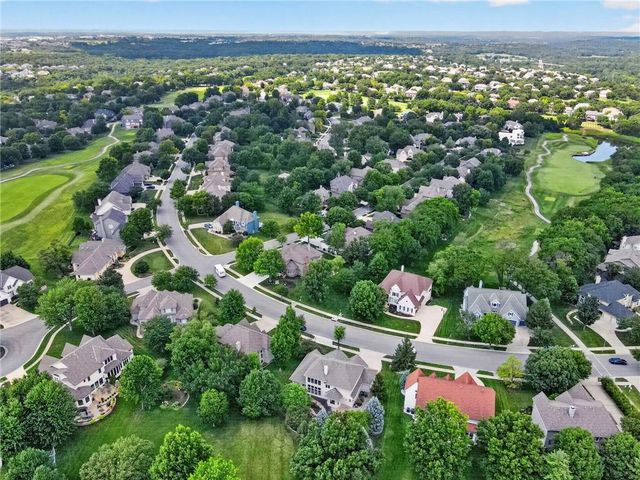 9608 Falcon Ridge Drive, Lenexa, KS 66220