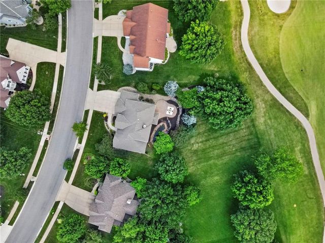 9608 Falcon Ridge Drive, Lenexa, KS 66220