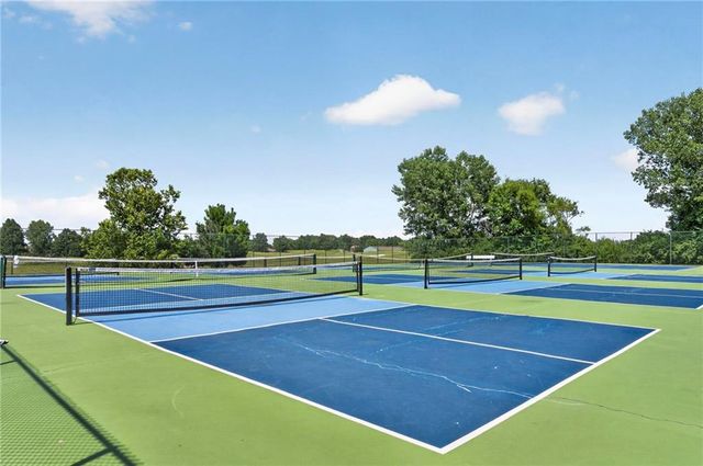 9608 Falcon Ridge Drive, Lenexa, KS 66220