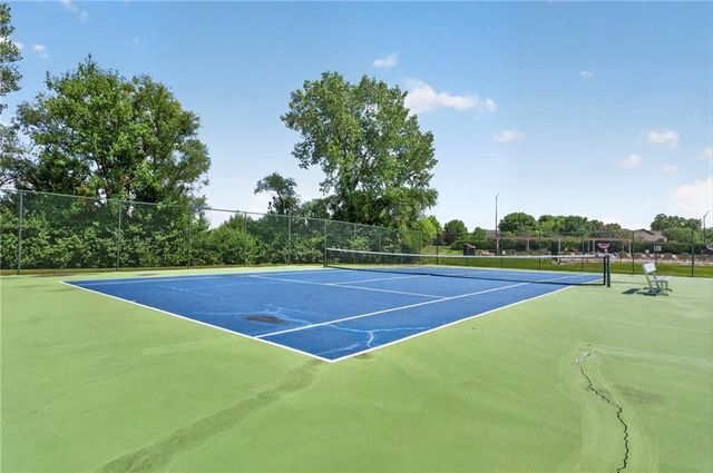 9608 Falcon Ridge Drive, Lenexa, KS 66220