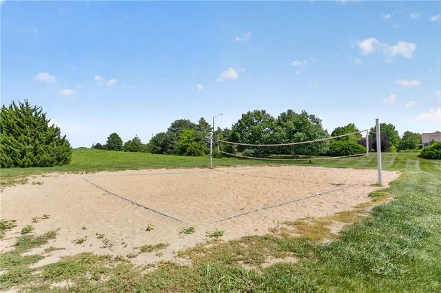 9608 Falcon Ridge Drive, Lenexa, KS 66220