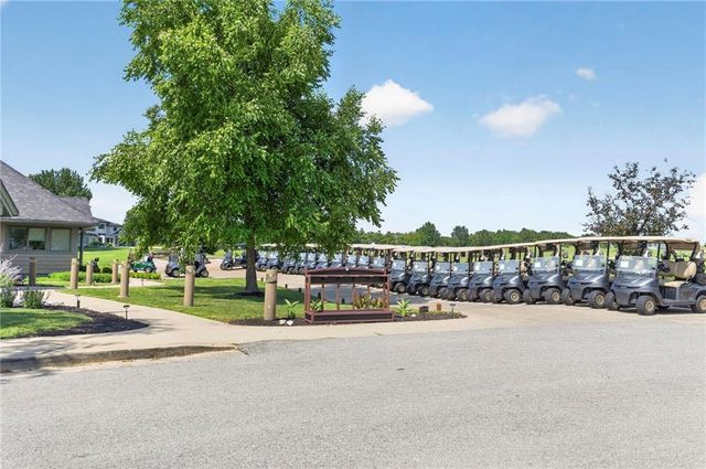9608 Falcon Ridge Drive, Lenexa, KS 66220