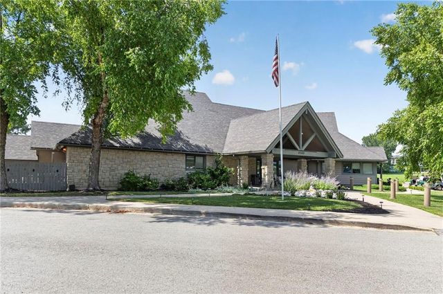 9608 Falcon Ridge Drive, Lenexa, KS 66220