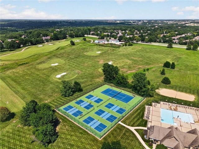 9608 Falcon Ridge Drive, Lenexa, KS 66220