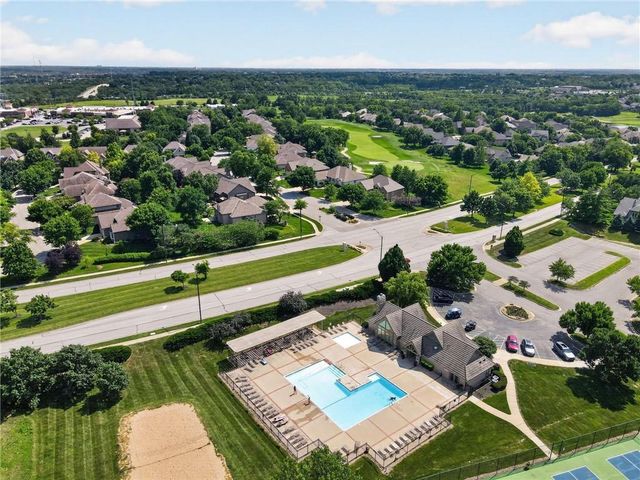 9608 Falcon Ridge Drive, Lenexa, KS 66220